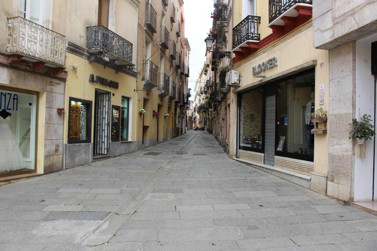 Via Cavour 19, Camere Del Conte Iglesias Exterior foto
